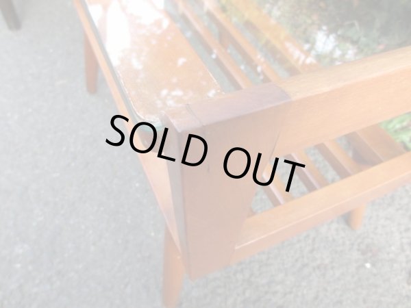 画像9: レトロなガラストップコーヒーテーブル