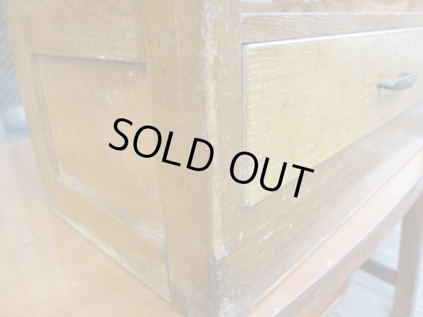 画像16: 木味良い引出し付の本棚