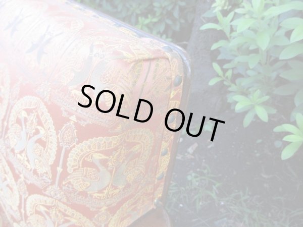 画像7: オリエンタル柄の一人掛けソファ 桜材 （１）