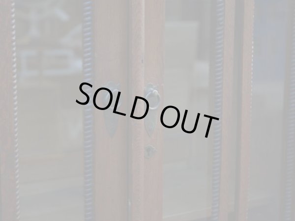 画像10: アンティーク ガラス戸の本箱 キャビネット 収納棚