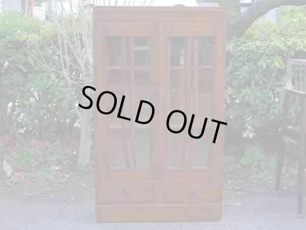 画像2: アンティーク ガラス戸の本箱 キャビネット 収納棚