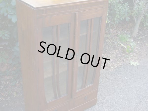 画像3: アンティーク ガラス戸の本箱 キャビネット 収納棚