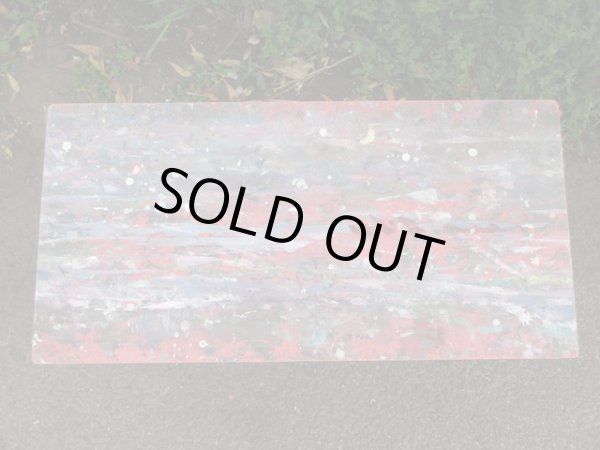 画像4: カラフルに絵の具がのった天板のサイドテーブル(1)