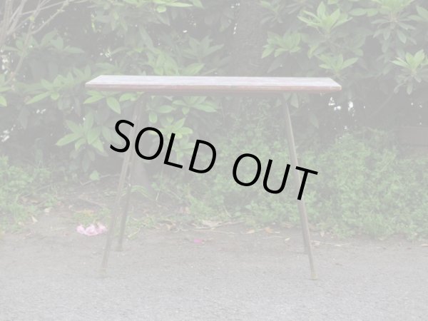 画像3: カラフルに絵の具がのった天板のサイドテーブル(1)