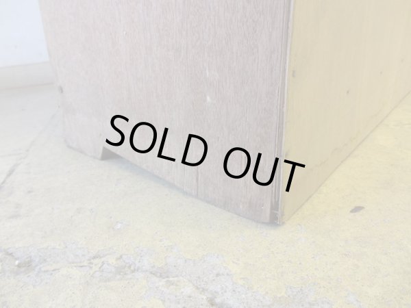 画像16: ヴィンテージ ラワン無垢材のガラス戸棚(1)