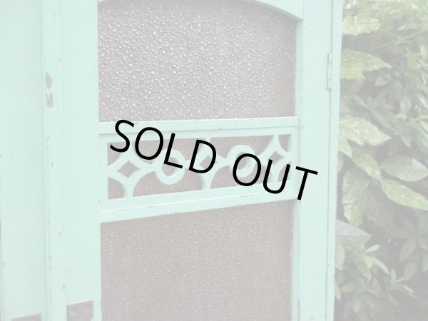 画像13: レトロポップ ペイントされたダイヤガラス戸の本箱 キャビネット