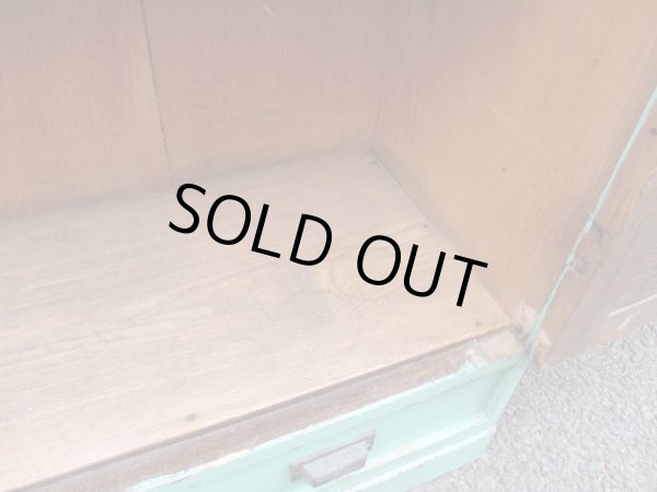 画像12: レトロポップ ペイントされたダイヤガラス戸の本箱 キャビネット