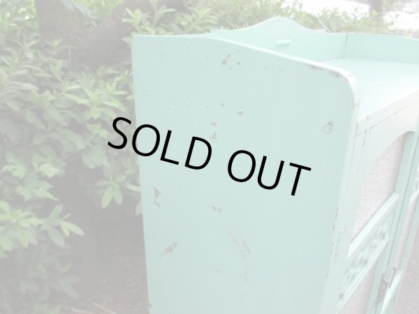 画像14: レトロポップ ペイントされたダイヤガラス戸の本箱 キャビネット