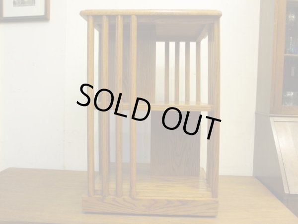 画像2: 古いオーク材の回転式ブックシェルフ 本棚本立て