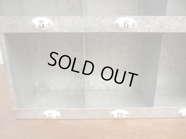 画像5: 古いブリキのマス目棚 スパイスラック