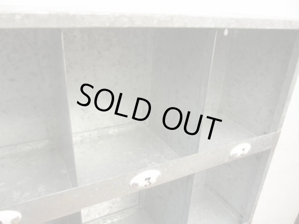 画像4: 古いブリキのマス目棚 スパイスラック