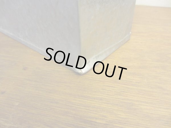 画像9: 古いブリキのマス目棚 スパイスラック