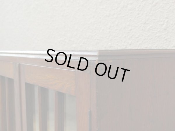 画像9: アンティーク 縦格子ガラス戸の本箱 収納棚