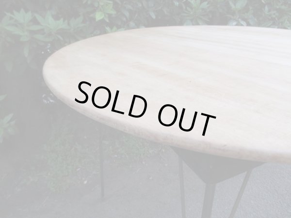 画像6: 明るい木味の鉄脚ラウンドテーブル