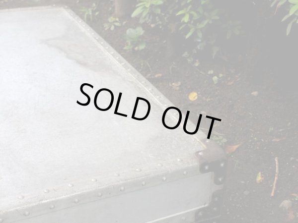 画像11: アンティーク ジュラルミン製トランク