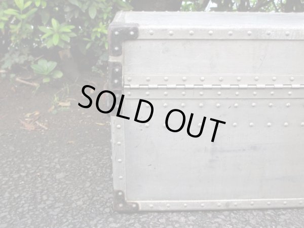 画像10: アンティーク ジュラルミン製トランク