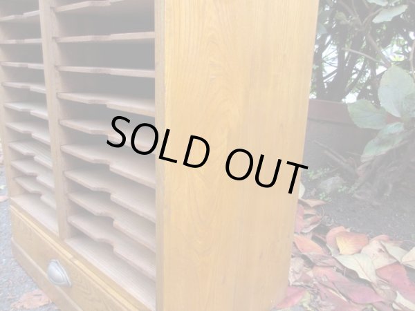 画像12: アンティーク 木味良い レターケース カルテ書類棚