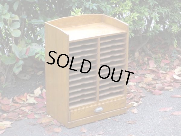 画像3: アンティーク 木味良い レターケース カルテ書類棚