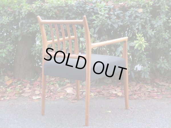 画像3: ヴィンテージ デンマーク製 チーク材のアームチェア 黒 (1)