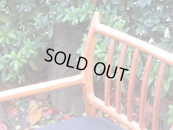 画像6: ヴィンテージ デンマーク製 チーク材のアームチェア 黒 (2)