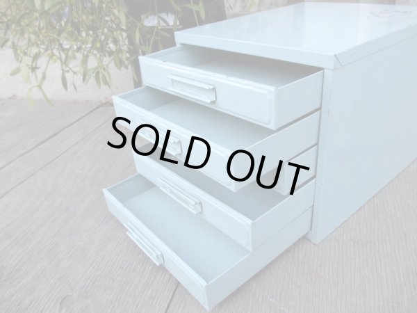 画像9: ヴィンテージ ブルーグレーのメタル製 5杯小引出し ドロワー A4