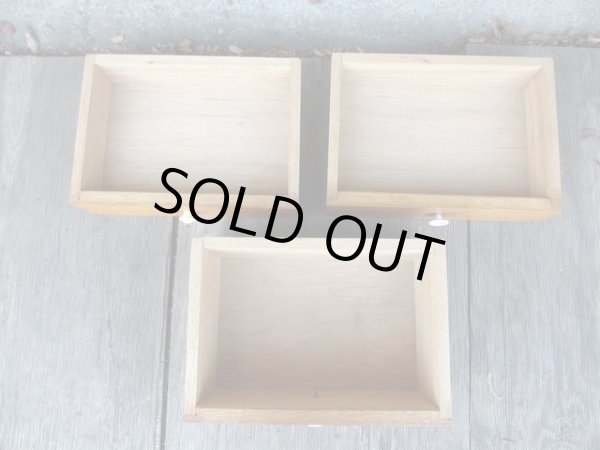 画像12: アンティーク 明るい木味のラワン材 3杯小引出し