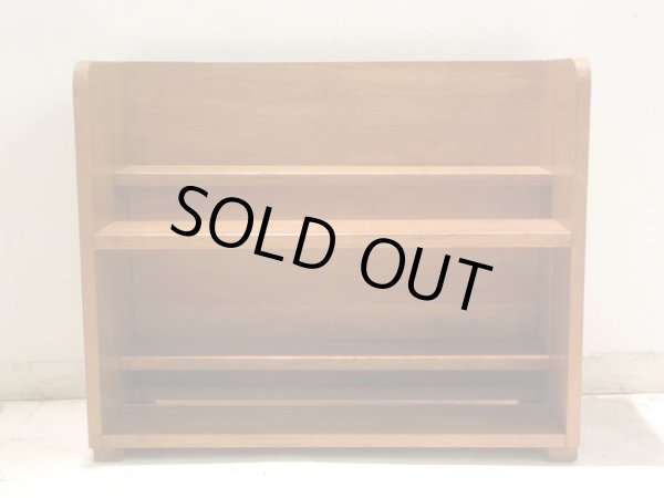 画像2: 木味良い 段違い棚板の飾り棚