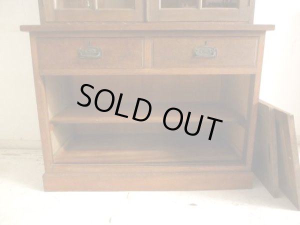 画像12: アンティーク 古い洋館のガラスキャビネット 楢無垢材