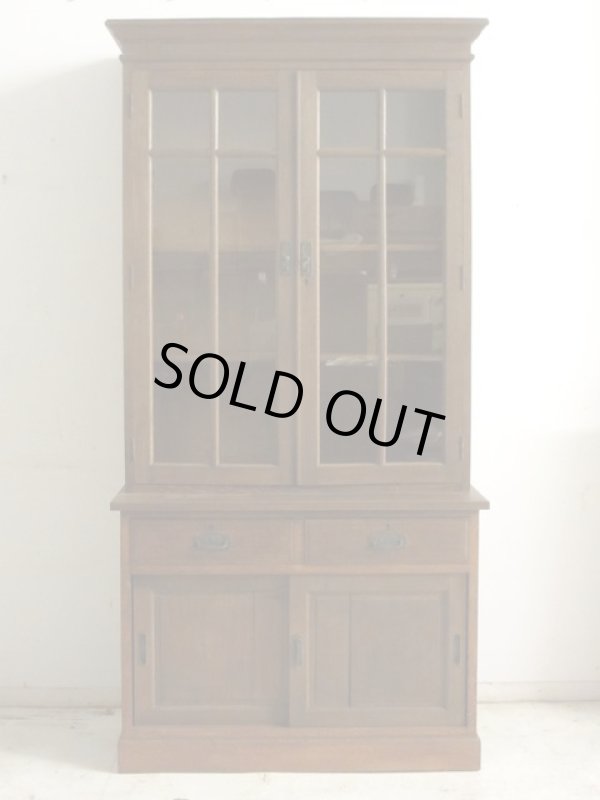 画像4: アンティーク 古い洋館のガラスキャビネット 楢無垢材