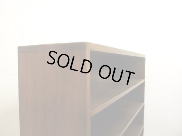 画像8: アンティーク ラワン無垢材の収納棚 (1)