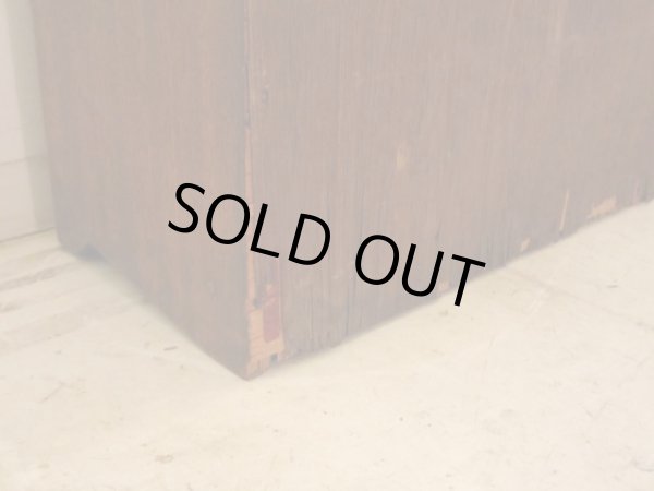 画像13: アンティーク ラワン無垢材の収納棚 (1)