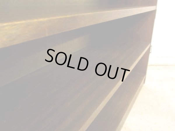 画像9: アンティーク ラワン無垢材の収納棚 (2)