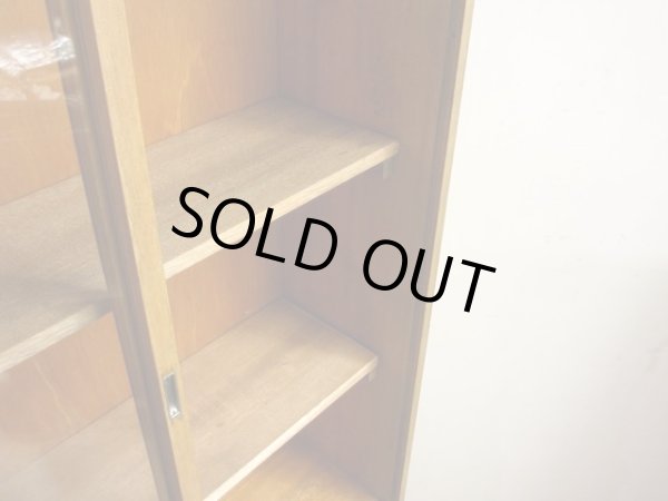 画像8: 木味良い ヴィンテージガラス戸棚 