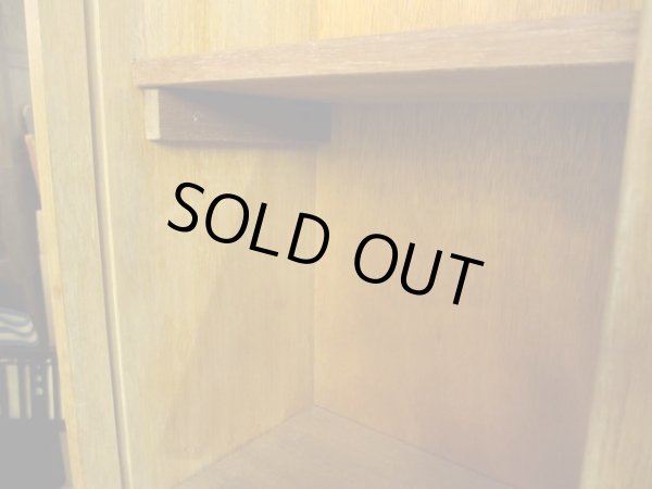 画像9: 木味良い ヴィンテージガラス戸棚 