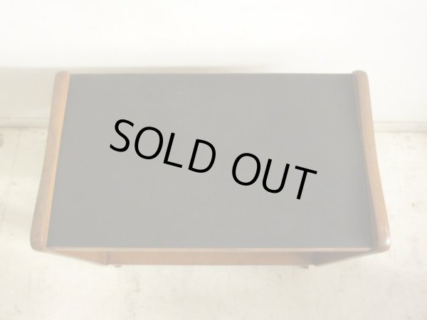 画像3: ヴィンテージ 明るい木味の台形サイドテーブル