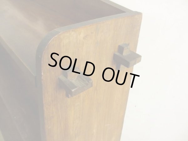 画像14: アンティーク 楢無垢材の重厚なクサビ本棚