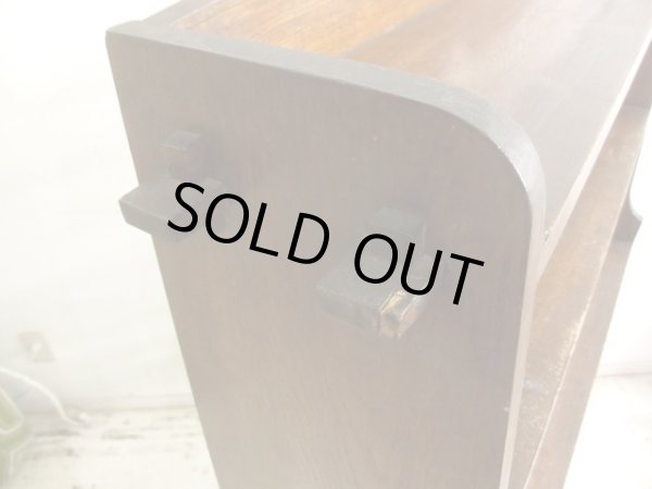 画像13: アンティーク 楢無垢材の重厚なクサビ本棚