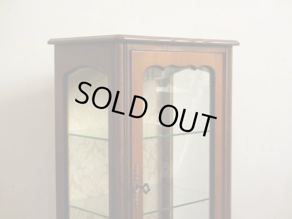 画像6: クラシックな猫脚のガラスキャビネット 3面ガラスショーケース