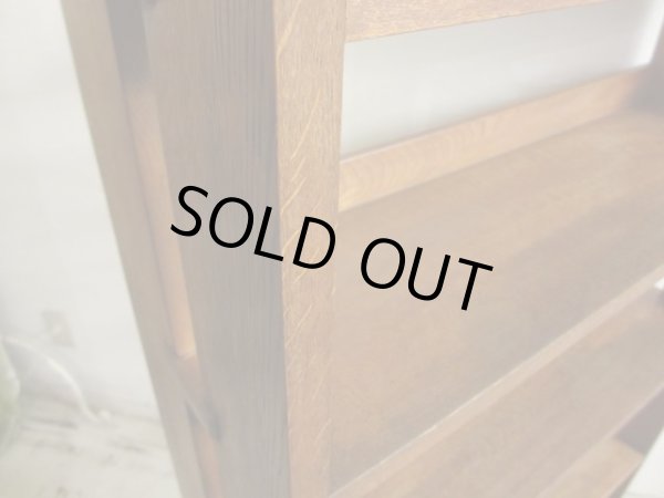 画像15: 明るい木味 古い楢無垢材本棚 ブックシェルフ