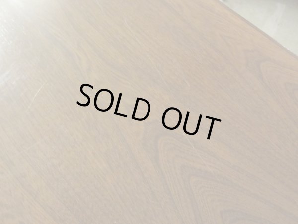 画像14: 深い木味のエクステンションダイニングテーブル 