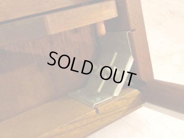 画像16: 深い木味のエクステンションダイニングテーブル 