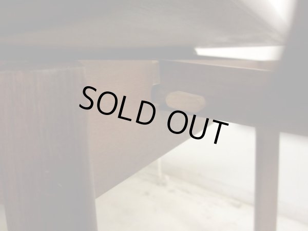 画像12: 深い木味のエクステンションダイニングテーブル 