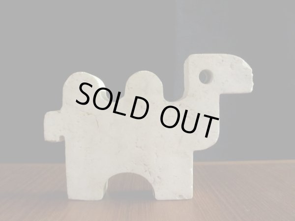 画像2: イタリア Flli Mannelli社 大理石トラヴァーチンの動物 ラクダ