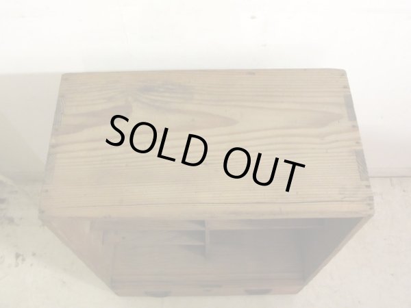 画像7: アンティーク 乾いた木味の素朴な収納棚