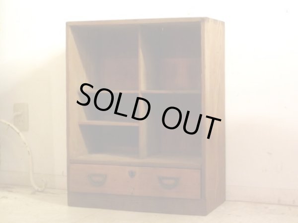 画像2: アンティーク 乾いた木味の素朴な収納棚