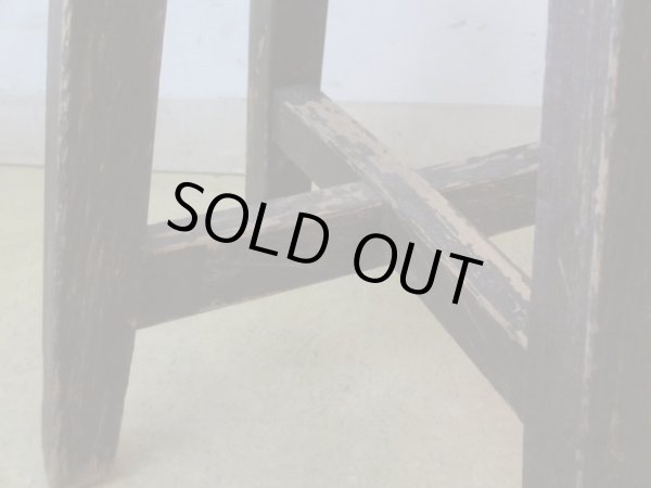 画像9: アンティーク 塗装の剥げたスツール 丸椅子