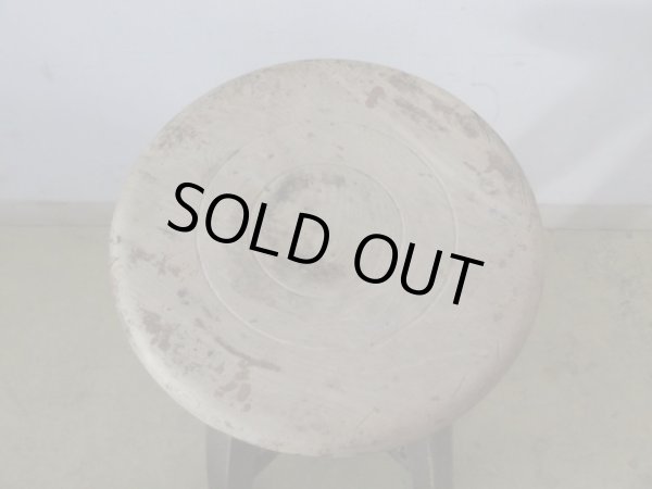 画像7: アンティーク 塗装の剥げたスツール 丸椅子