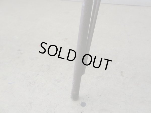 画像12: 歪んだアンティーク一枚板の鉄脚テーブル