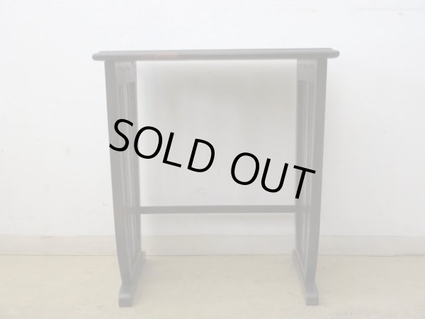 画像4: アンティーク 古い洋館 桜材のサイドテーブル