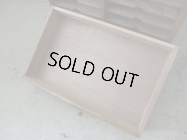 画像13: アンティーク 引出し付 木製書類棚 カルテケース